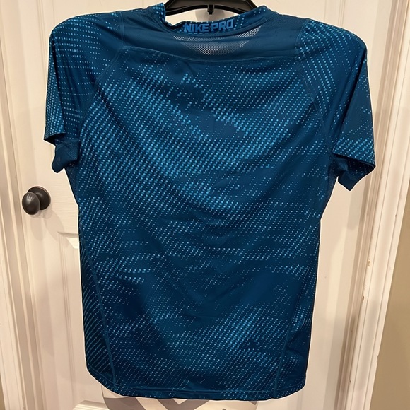 Nike pro dri-fit, size YXL - Picture 2 of 3